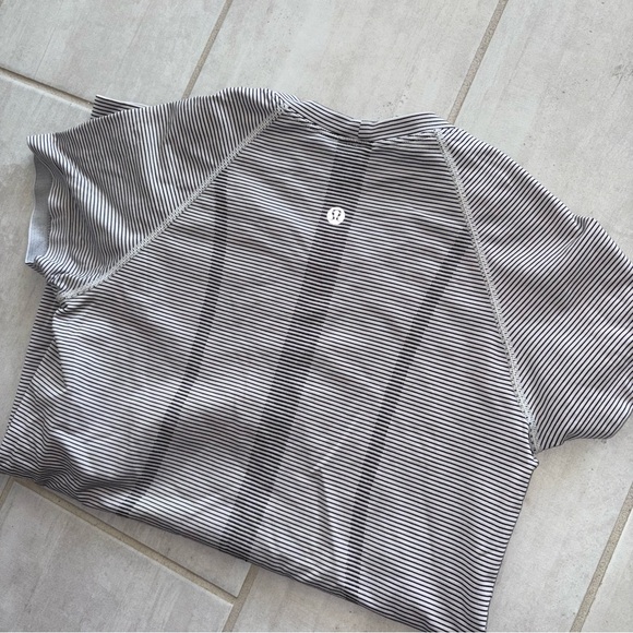 lululemon athletica Tops - Lululemon Swiftly Tech, Black & White Striped, Size 6